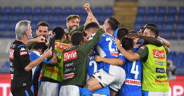 Juventus’u penaltılarla deviren Napoli kupanın sahibi oldu