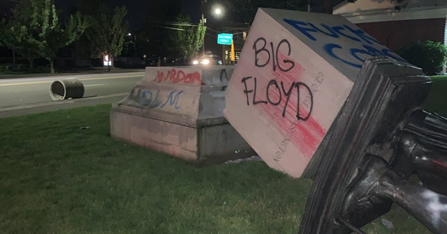 Portland’da göstericiler George Washington heykelini yıktı
