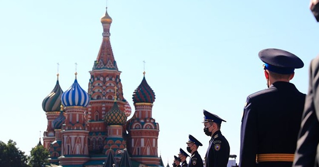 Rusya’da salgın nedeniyle ertelenen ‘Zafer Günü’ kutlandı