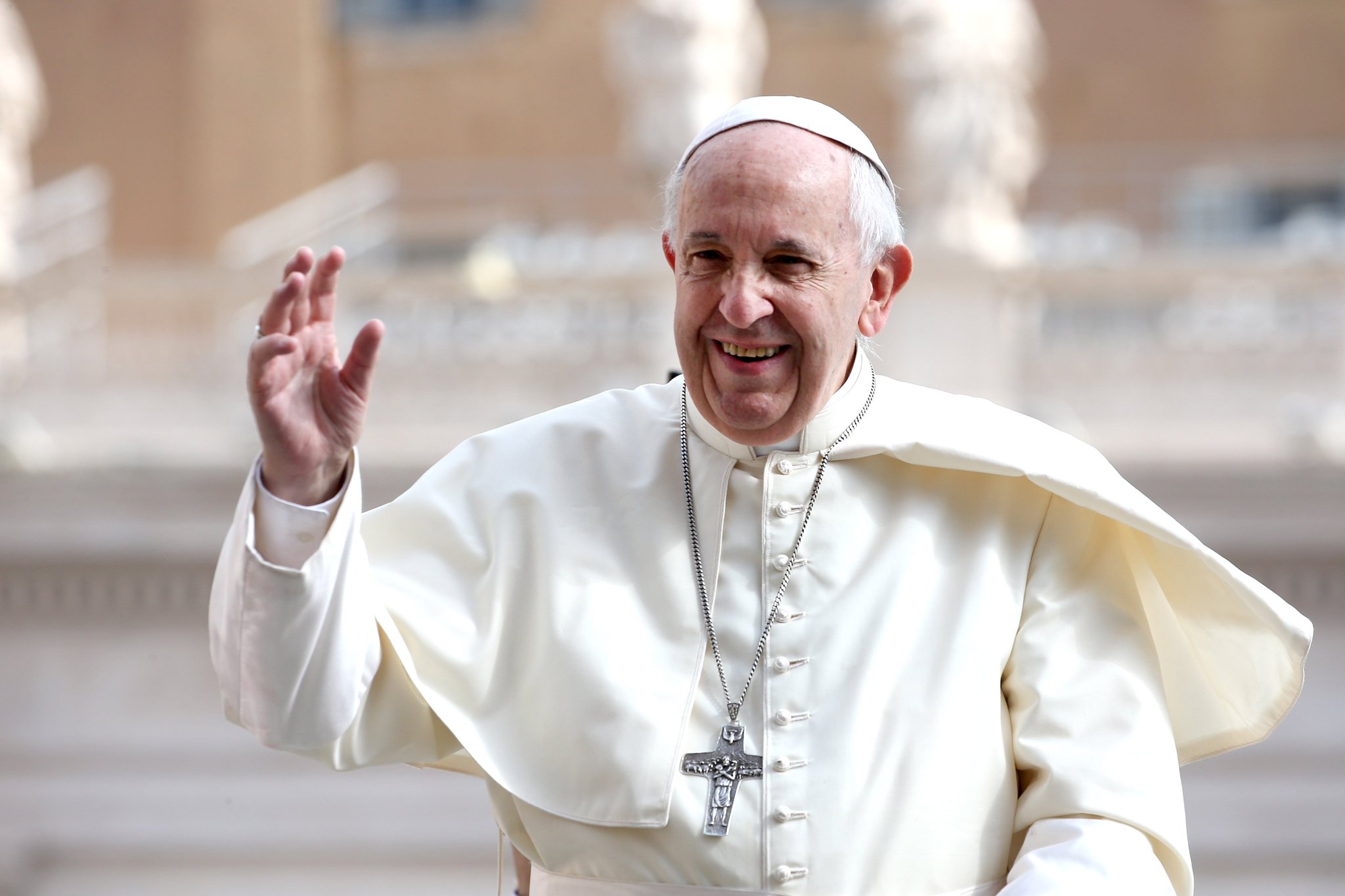 Papa Fransis ilk kez maske ile kameraya yansıdı
