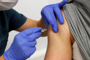 Oxford Üniversitesi’nin aşısı koruma sağlıyor mu?