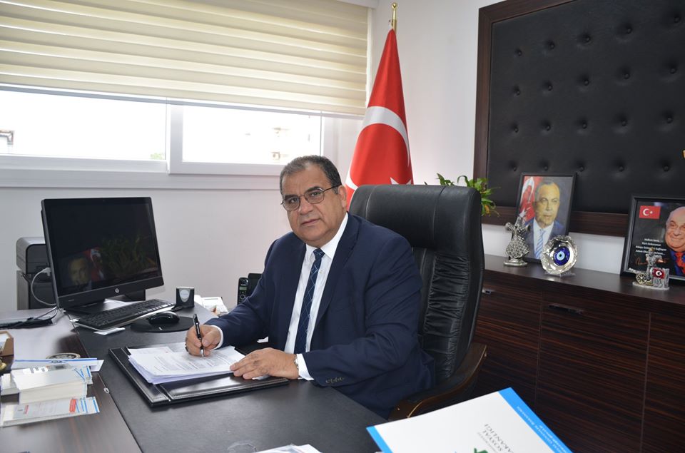 Sucuoğlu, Türk Bayrağını yırtmasını kınadı.