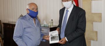 Gazeteci Yazar Kaba, Cumhurbaşkanı Akıncı’ya kitabını takdim etti
