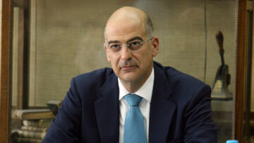 Yunanistan Dışişleri Bakanı Kıbrıs’a gelecek